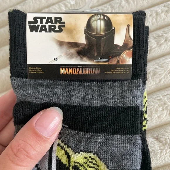 Socks, Mandalorian The Child Baby Yoda, Star Wars Theme, Black, Green New NWT - Picture 2 of 6